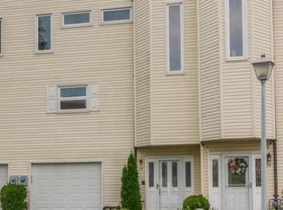 13 Haven Way, Keyport, NJ 07735