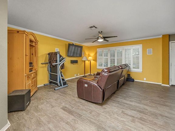 5th image of 15707 Hastings Park
