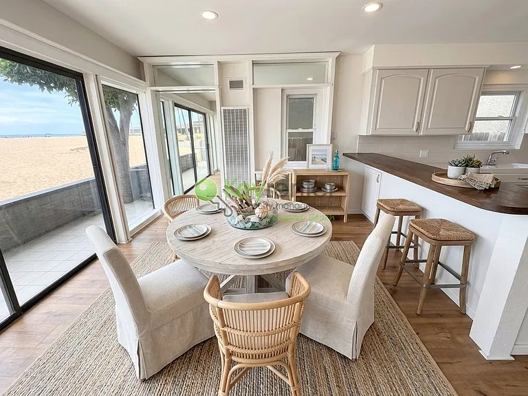1510 W Oceanfront #A-B — Photo 12