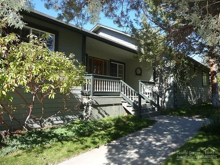 1st image of 809 NE Wyoming Dr