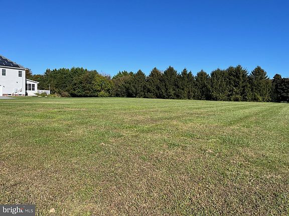 4th image of 8 Estates Dr
