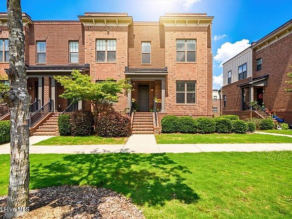 2nd image of 21 Brownstone Lane