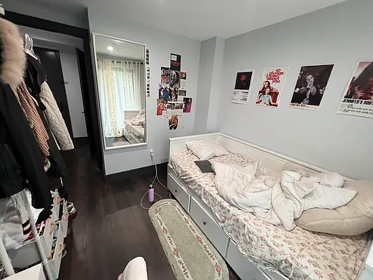 Rented by Delmark Realty LLC | media 24