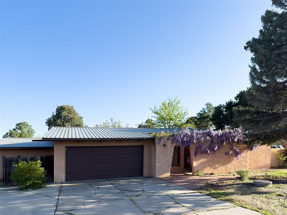 1st image of 543 Grand Canyon Dr