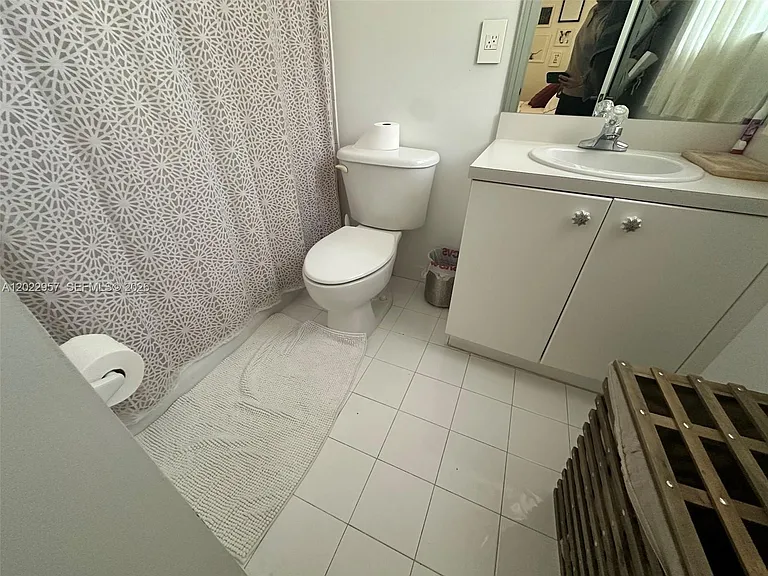 10919 NW 80th Ln — Photo 16