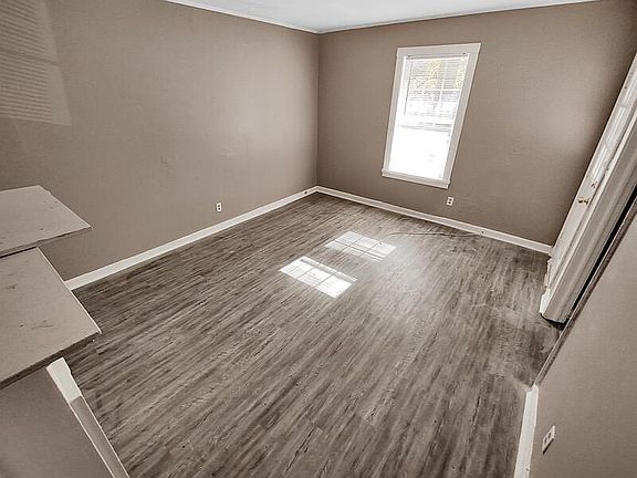 5th image of 463 Ramona St NE
