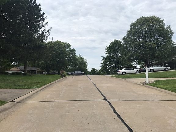 4th image of 10721 Forest Circle Dr