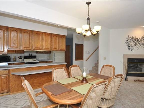 Dinette and gas fireplace