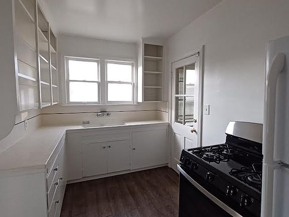 5th image of 1127 S Bedford Dr #1127