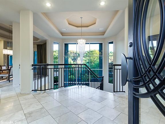 3rd image of 136 Ravenwood Pl