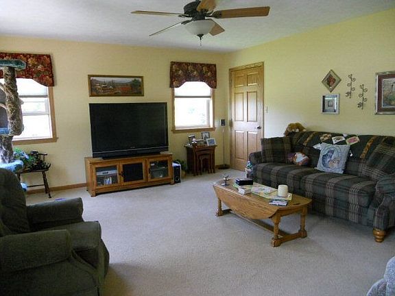 2nd image of 1310 Oak Ln