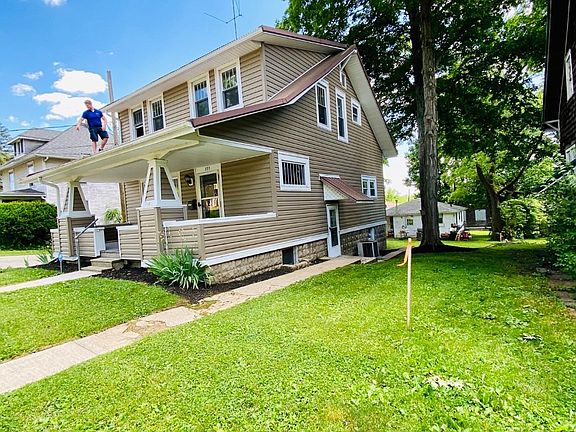 3rd image of 395 E Main St