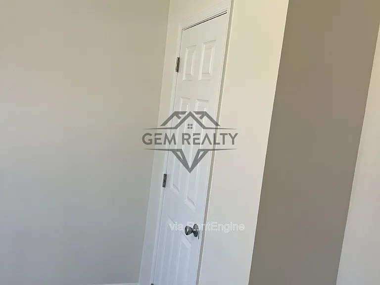 8326 Quicks Way — Photo 32