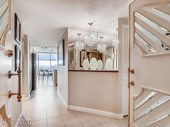 5th image of 3111 Bel Air Dr Unit 7H