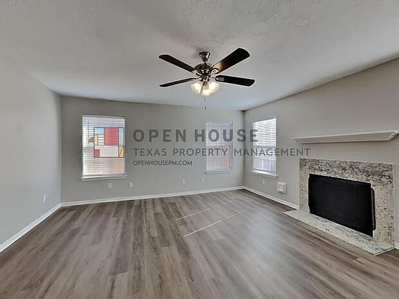 4th image of 22315 Hollybranch Dr