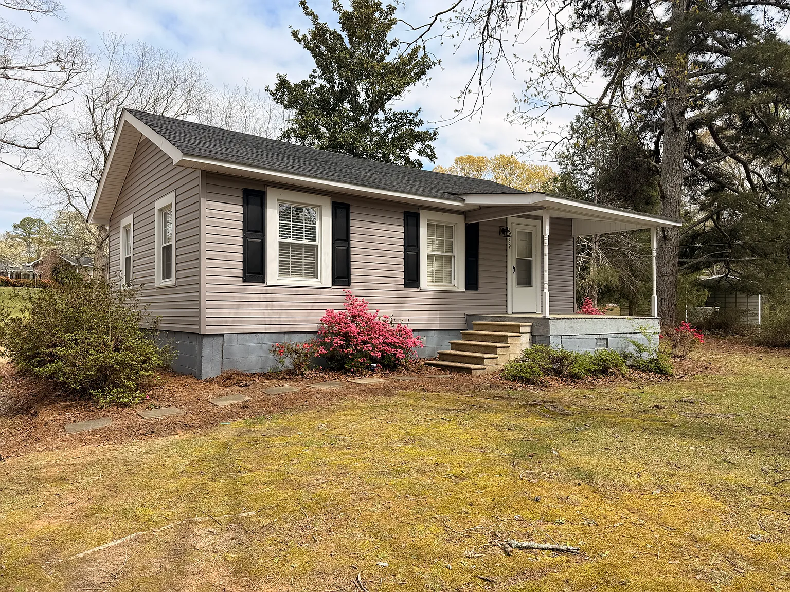 2 bed, 750 sqft, $1,200 — Photo 2