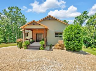 2115 Riverview Dr, Dandridge, TN 37725