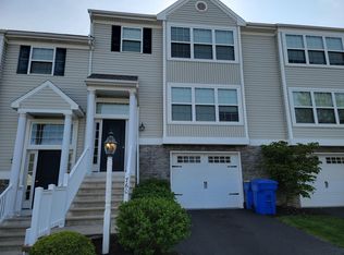 760 Oak Leaf Ln, Harrisburg, PA 17111