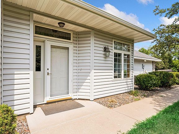 3rd image of 3849 Stonehaven Ct