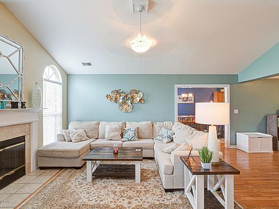 2nd image of 6205 River Terrace Pl