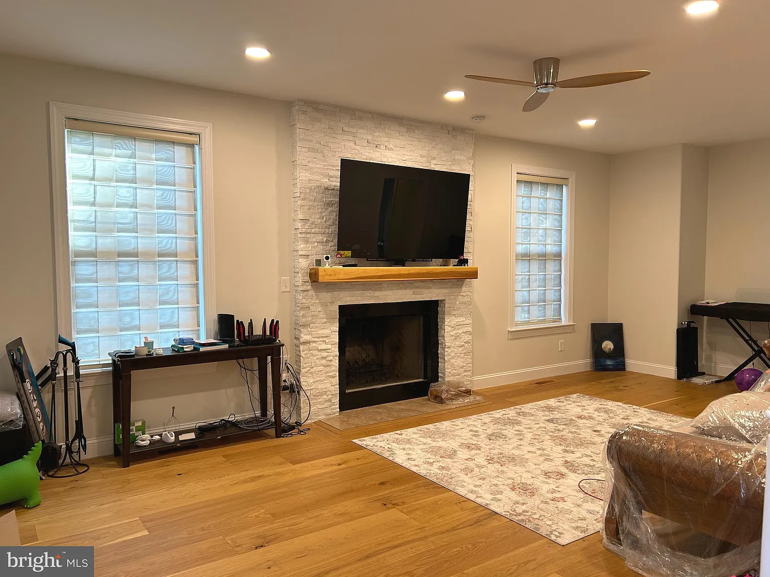 3 bed, 4.5 bath, 2554 sqft, $6,000 — Photo 2