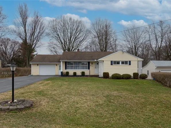 6010 Clark Rd, Newark, NY 14513