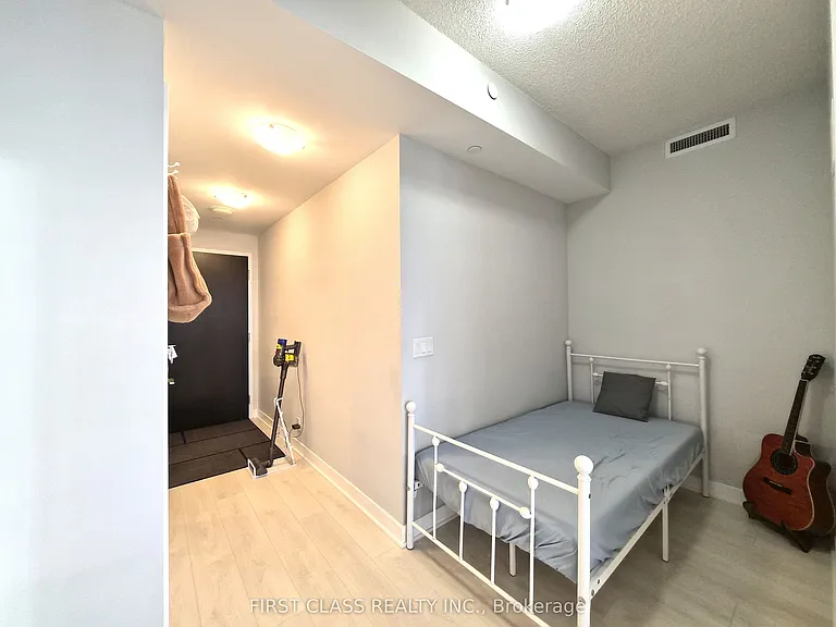 2221 Yonge St #1501 — Photo 5