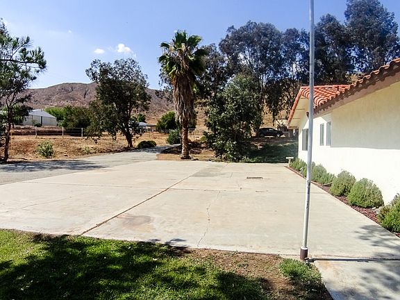 5th image of 32928 Grand Ave