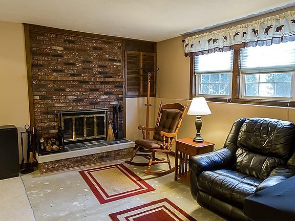 5th image of 8 Sherwood Dr