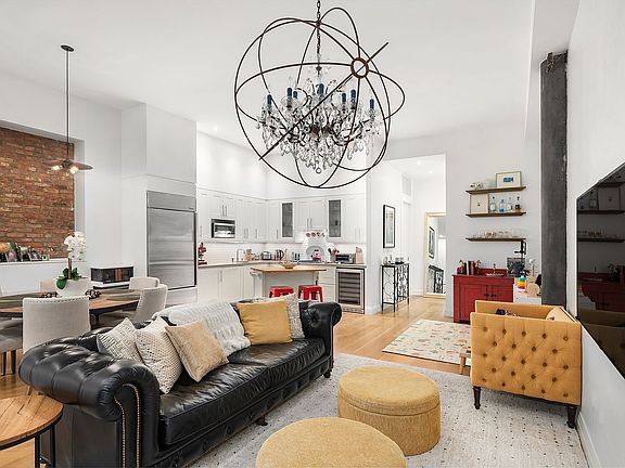 4th image of 159 W 24th St