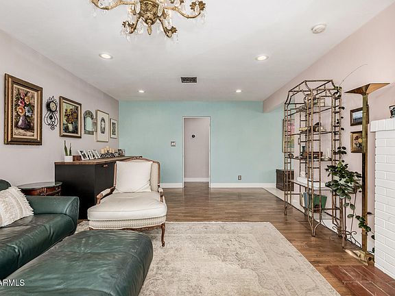 3rd image of 6811 N 11TH Place