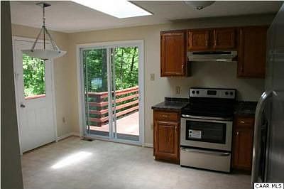 5th image of 462 Laurel Dr