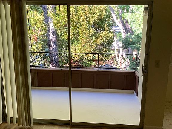 5th image of 500 Chiquita Ave #18