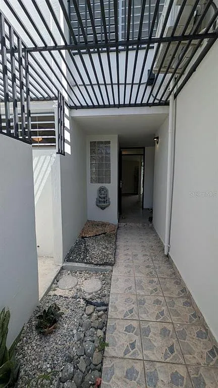 4 bed, 1.5 bath, $1,800 — Photo 3