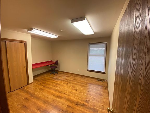 Hall bedroom 1. Could also be used as an office space.