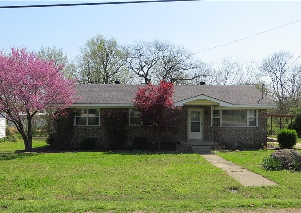 1st image of 524 Church Ave