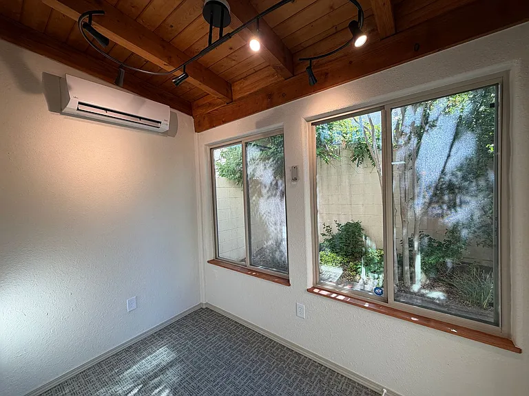 7924 Woodridge Dr NE — Photo 15