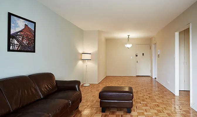 Rented by Hecht Group | media 24