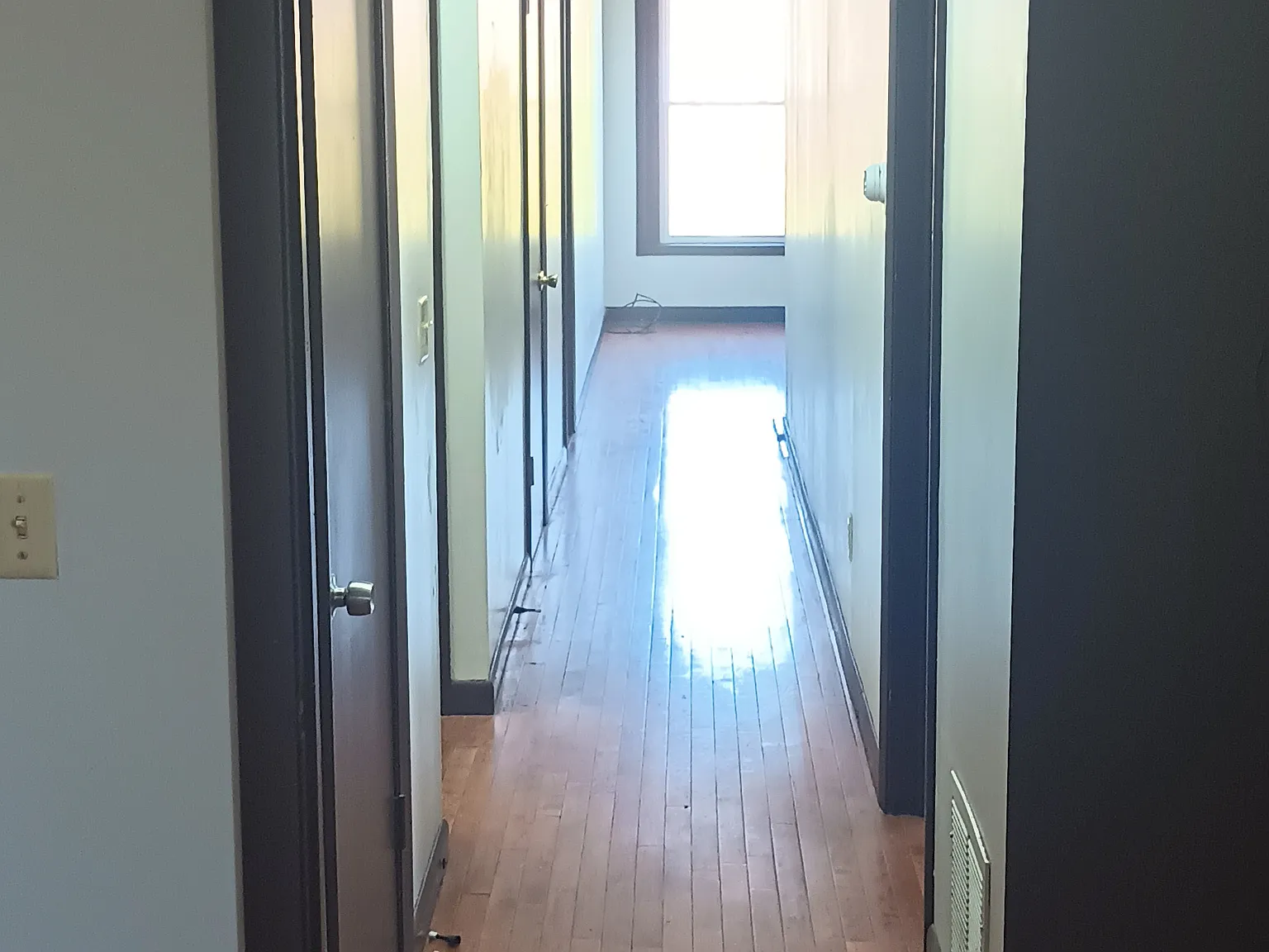 2 bed, 1050 sqft, $2,400 — Photo 4