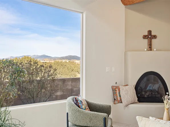 10 Blue Hl, Santa Fe, NM 87508