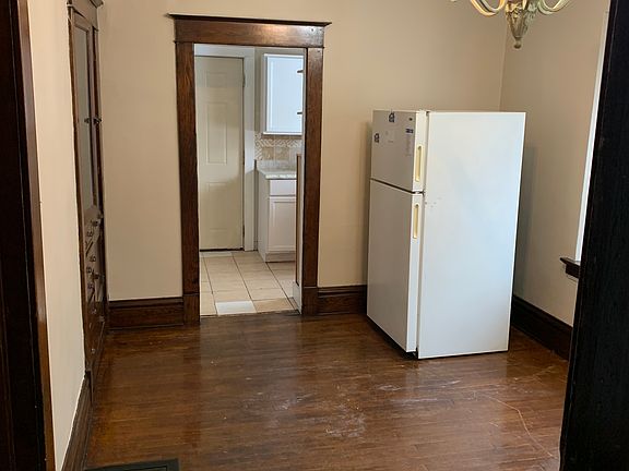 3rd image of 721 Logan St SE #1