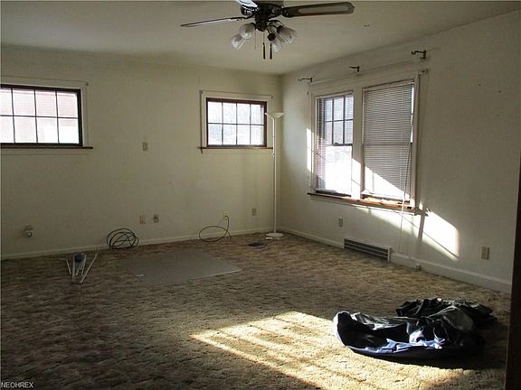2nd image of 897 Central Parkway Ave SE