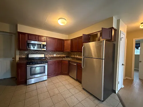 7 N Center St #3 Photo 1