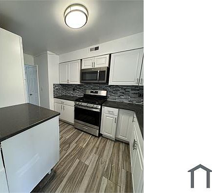 3rd image of 3014 Matthews Ave #2