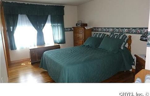 5th image of 108 Thorndike Ln