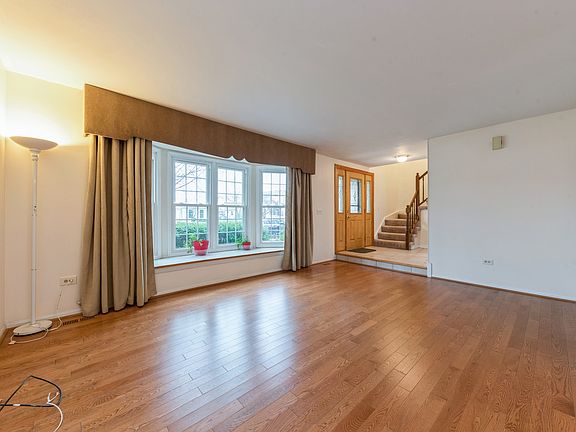 4th image of 1065 John Dr