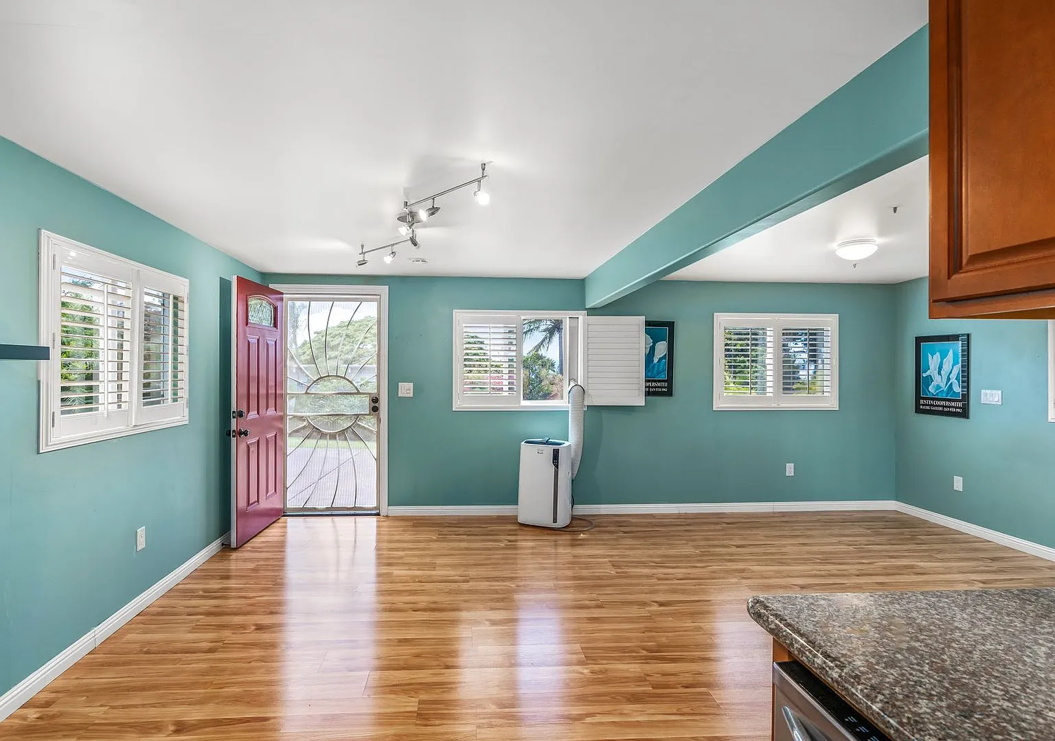 Studio, 450 sqft, $2,100 — Photo 3