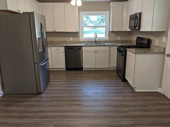 3rd image of 4549 Briarwood Dr