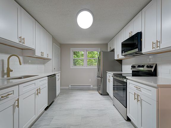 5th image of 40-44 W Main St #44-13