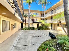 7555 Linda Vista Rd